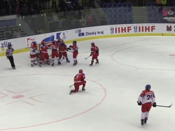 YouTube "взорвало" ВИДЕО драки российских хоккеисток  на Чемпионате мира