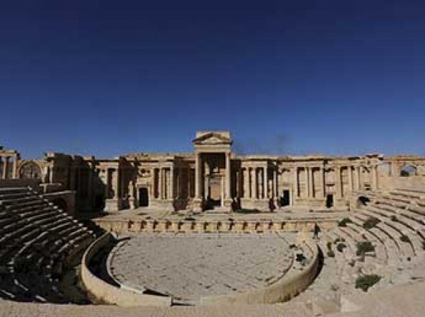 Боевики ИГИЛ разрушили древний амфитеатр в Пальмире