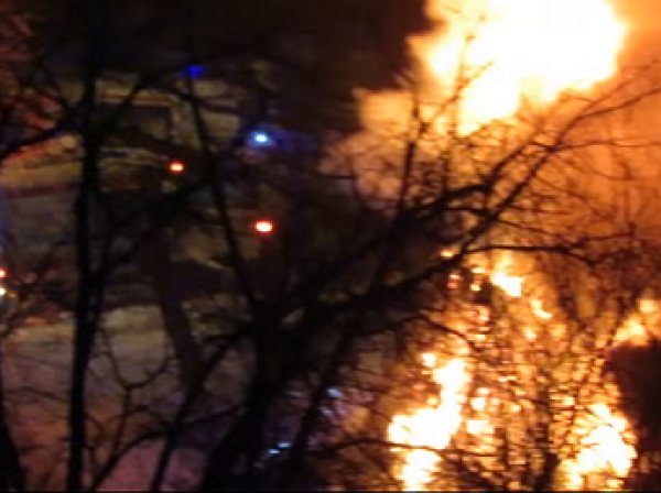 Пожар в Москве: на северо-востоке столицы сгорела гостиница-ресторан, есть жертвы (ВИДЕО)