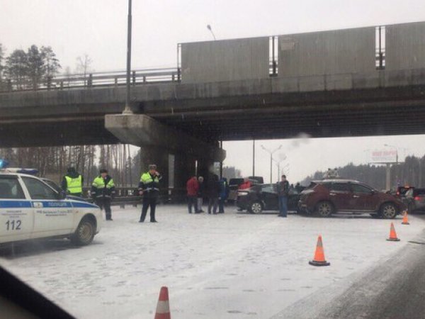 Авария на Минском шоссе 23 февраля 2017: столкнулись 27 машин (ФОТО, ВИДЕО)