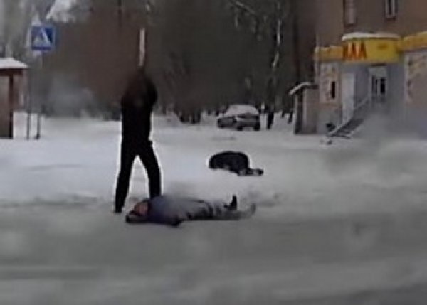 YouTube в шоке от ВИДЕО смертельного избиения мужчины в центре Челябинска
