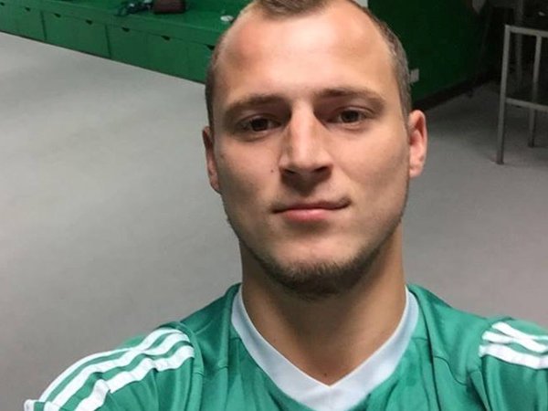 "Нацист, убирайся!": украинского футболиста отозвали из испанского клуба из-за фанатов (ФОТО)