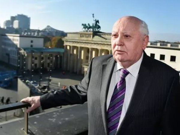 СМИ: Горбачев продает свою виллу в Германии