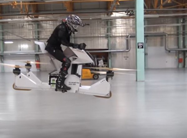 YouTube ВИДЕО: в Москве испытали первый в мире летающий мотоцикл из России
