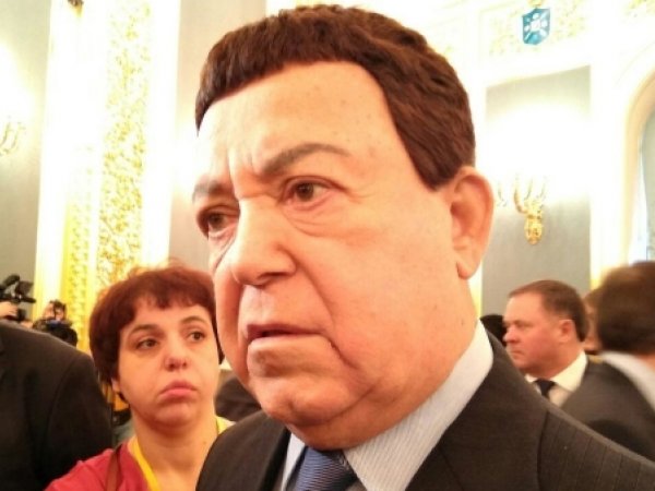 Депутат Госдумы предложил отправить на Евровидение Кобзона и хор Александрова