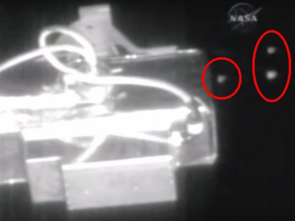 YouTube ВИДЕО: группа из пяти НЛО пролетела мимо МКС
