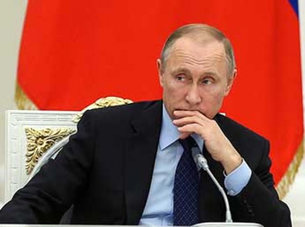 Путин одним указом отправил в отставку 16 генералов