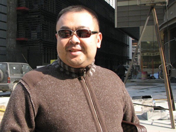 СМИ: брат Ким Чен Ына убит в аэропорту Малайзии