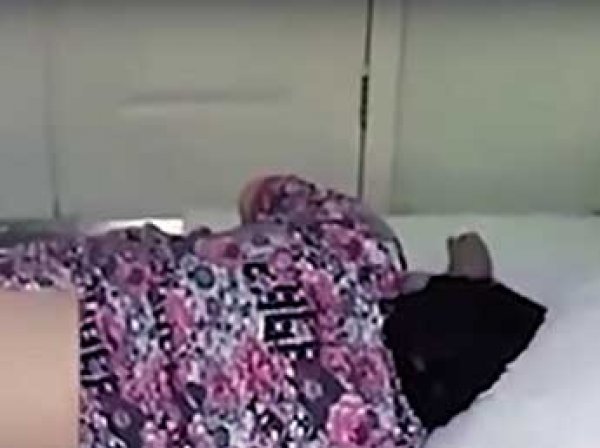 В больнице Пензы пациентка с пневмонией шесть часов пролежала на бетонном полу (ВИДЕО)