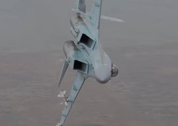 YouTube "взорвало" ВИДЕО запредельных пируэтов в небе Су-35C
