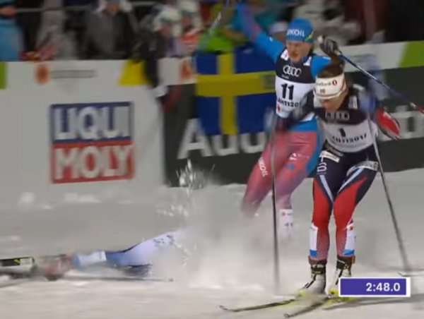 Шведская лыжница Нильссон в полуфинале ЧМ сбила россиянку и не стала жать ей руку (ВИДЕО)