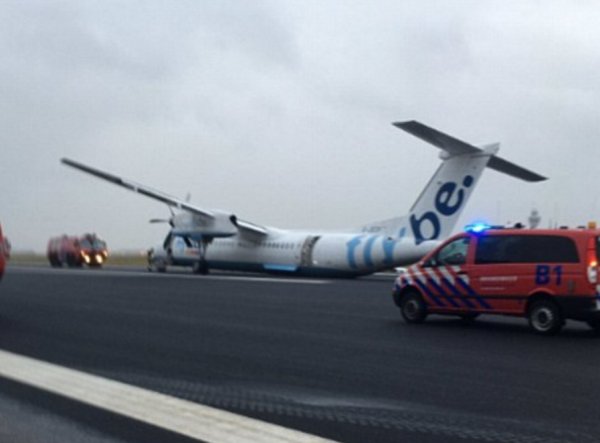 Пассажир снял на ВИДЕО жесткую посадку самолета в Амстердаме