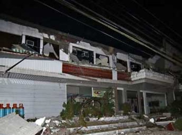 Мощное землетрясение на Филиппинах: 120 ранены, 15 человек погибли (ВИДЕО)