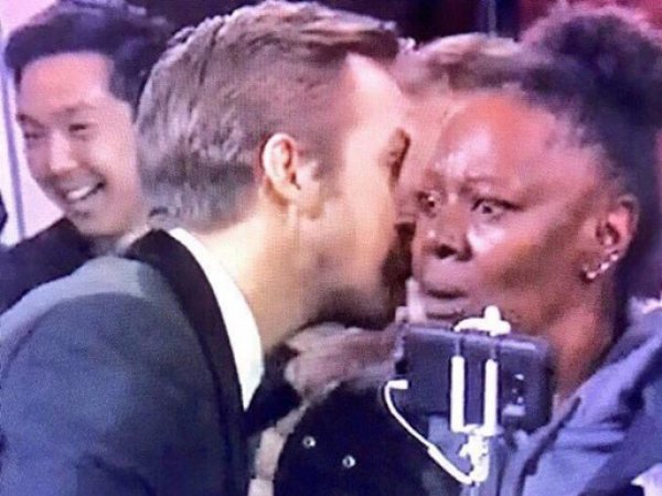 YouTube ВИДЕО поцелуя Райана Гослинга и туристки на "Оскаре-2017" стал мемом в Сети (ФОТО, ВИДЕО)