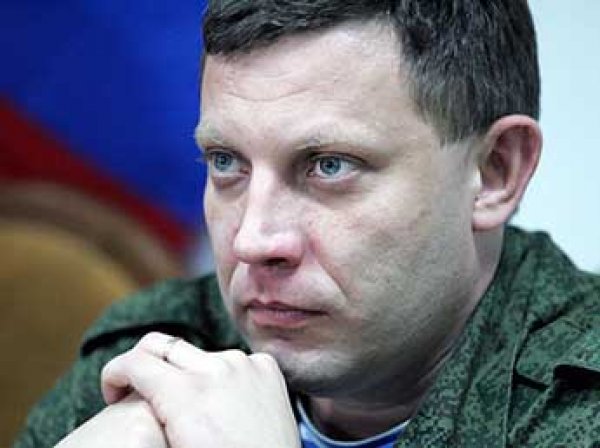 Захарченко пригрозил освободить "окупированный Киевом" Донбасс военным путем