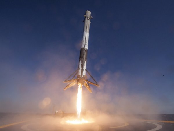 Falcon 9: повторный запуск ракеты-носителя  SpaceX стал революцией в космической индустрии (ВИДЕО)