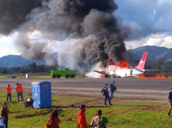 YouTube ВИДЕО: в Перу при посадке сгорел пассажирский Boeing
