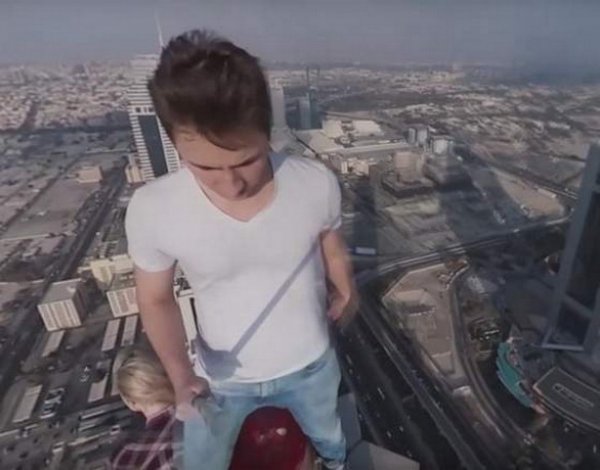 YouTube шокирован ВИДЕО с руферами из РФ на крыше 285-метрового небоскреба в Дубае
