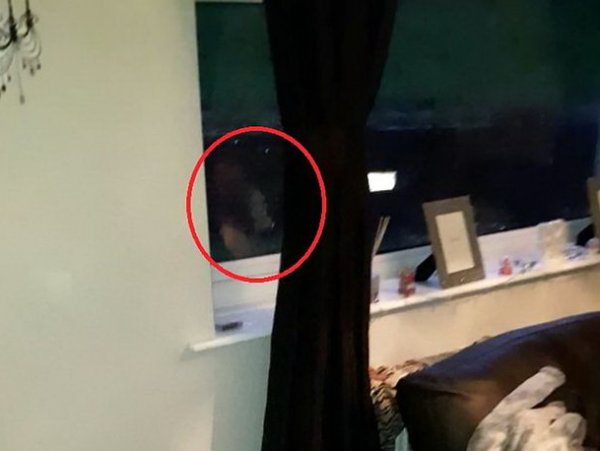 Британка выложила на YouTube ВИДЕО "опасного" призрака в своей квартире