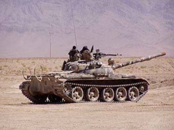 В Сирии танк Т-62 остался цел после попадания ракеты ИГИЛ (ВИДЕО)