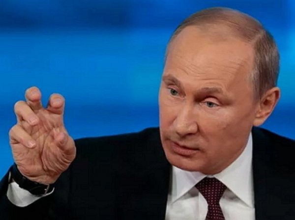 Путин рассказал, что пишет «как курица лапой»