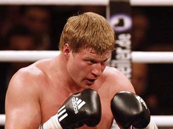 Российский боксер Поветкин отстранен WBC на неопределенный срок