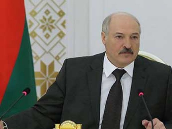 Лукашенко потребовал от госслужащих трудоустроить любовниц и любовников к 1 апреля