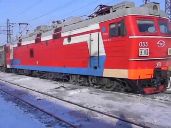 В Татарстане поезд переехал трех человек
