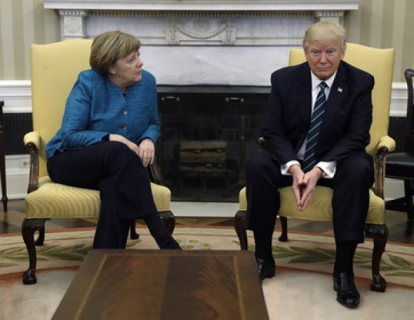СМИ: Трамп передал Меркель счет за услуги НАТО почти на  млрд