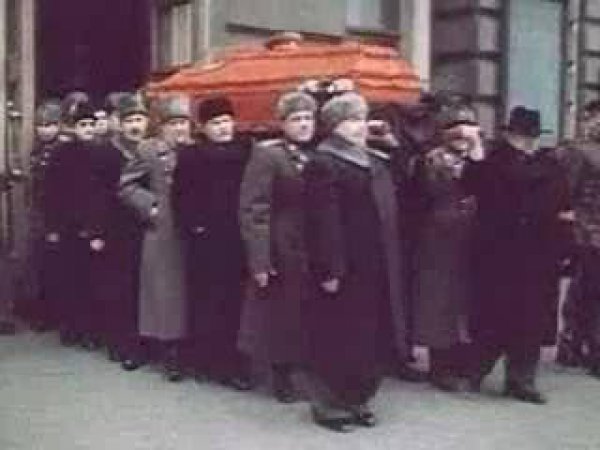 На YouTube появилось ранее неизвестное ВИДЕО похорон Сталина