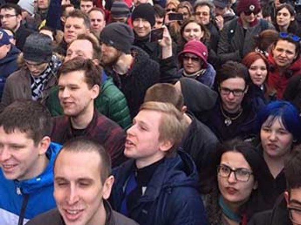 В Самарской области студентов срочно собрали на форум "Экстремизму — нет" и пугали Майданом