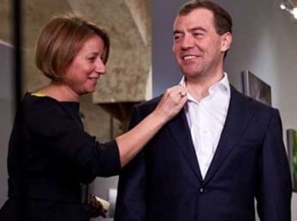 В Петербурге оппозиционеры установили Медведеву "домик для уточки" (ФОТО)