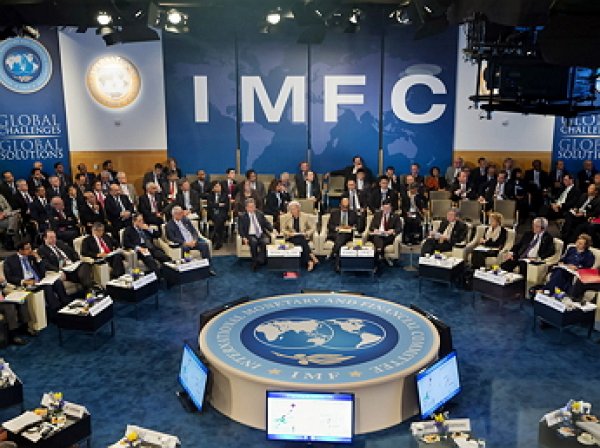 МВФ отложил обсуждение нового транша Украине