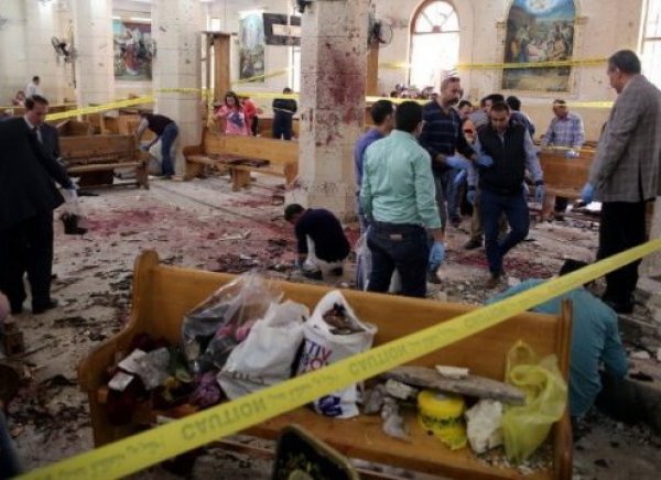 На YouTube появилось ВИДЕО взрыва смертника у церкви в Александрии
