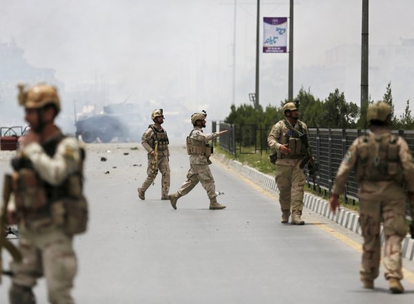 Боевики атаковали военную базу в Афганистане: погибли 140 человек