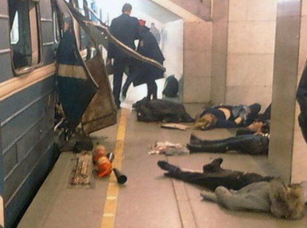 YouTube ВИДЕО первых секунд после теракта в метро Петербурга шокировало Сеть