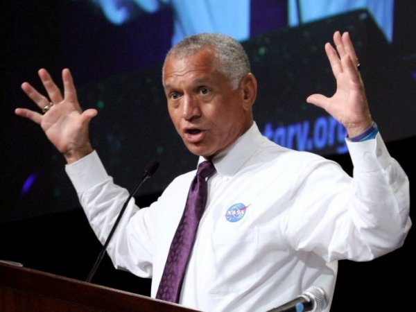 Глава NASA заявил о скором вторжении пришельцев на Землю и ушел на больничный (ВИДЕО)