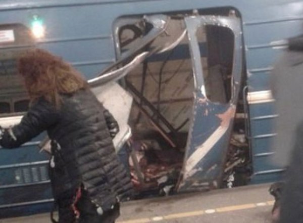 Взрыв в метро в Санкт-Петербурге 3.04.2017: 10 погибших, 25 раненых. Возможен теракт (ФОТО, ВИДЕО)