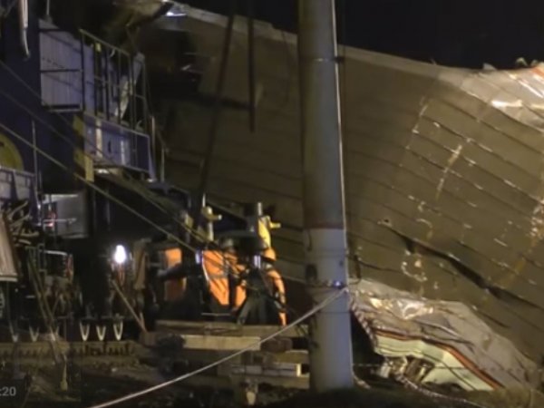 Столкновение поезда с электричкой в Москве: пострадали десятки человек (ВИДЕО)