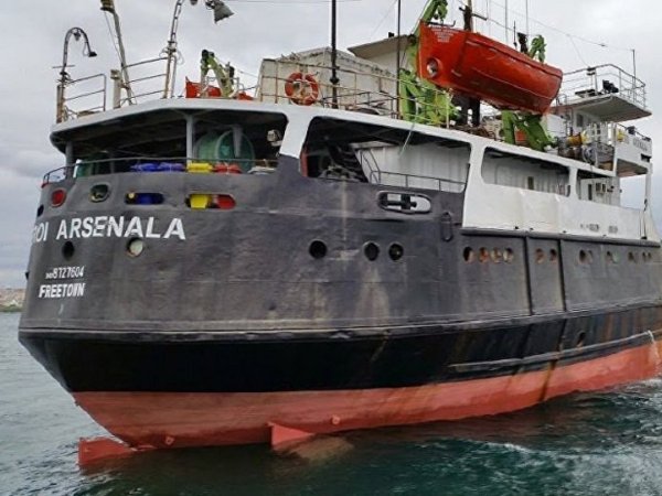 Спасатели нашли тела трех моряков с затонувшего сухогруза "Герои Арсенала"