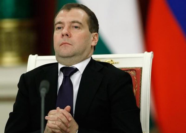 Bloomberg: Медведев беспокоится за свое будущее