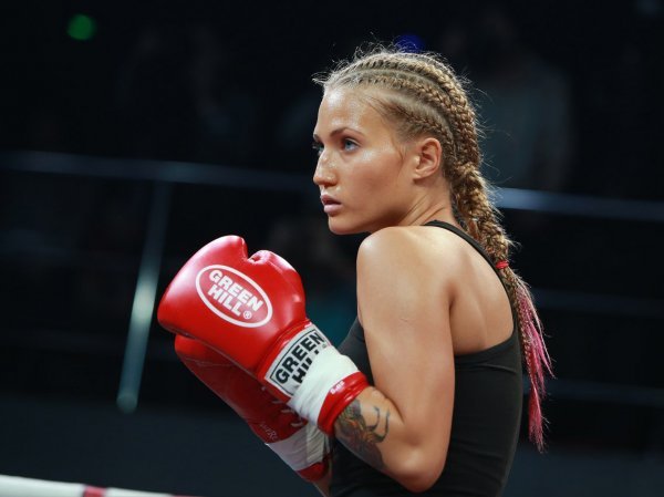 Русский секс-символ ММА Анастасия Янькова побила гречанку на турнире Bellator (ВИДЕО)