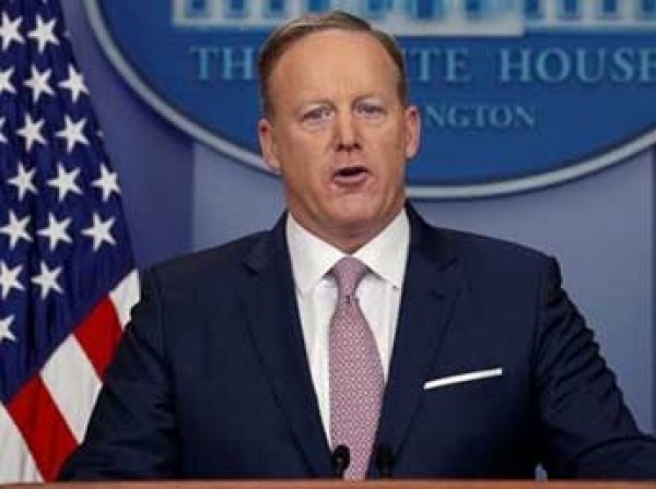 Пресс-секретарь Белого дома извинился за сравнение Асада с Гитлером