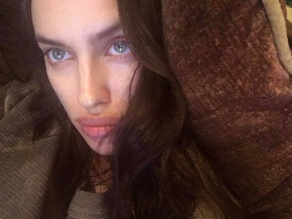 Ирина Шейк удивила фанатов первым фото после родов в Instagram