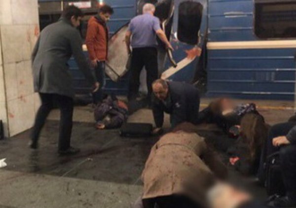 Теракт в Санкт-Петербурге 3 апреля 2017: перед взрывом в метро была найдена подозрительная сумка (ФОТО, ВИДЕО)