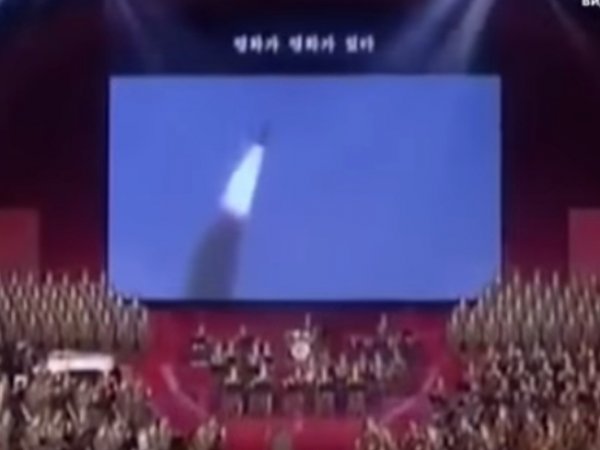 Северная Корея показала ВИДЕО "ракетного удара" по США