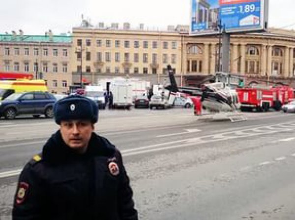 СМИ: бомбу на "Площади Восстания" обезвредил сотрудник Росгвардии, не дожидаясь спецслужб (ФОТО)