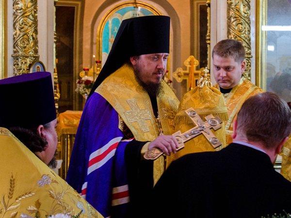 Епископ РПЦ пригрозил СМИ уголовным делом за статью о его внедорожнике за 6 млн