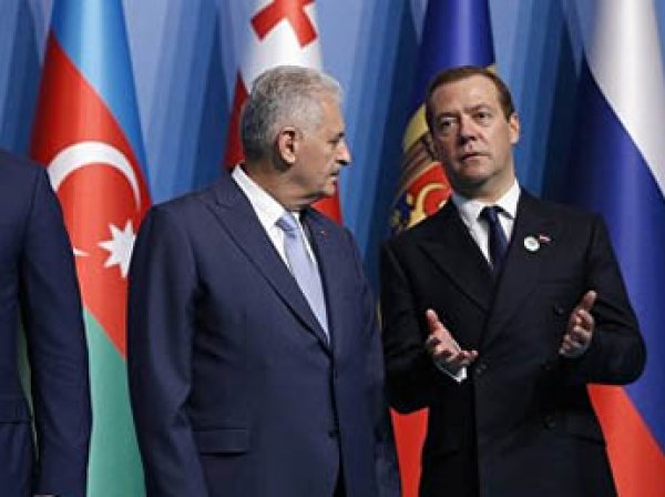 "Что называется, отметился": Медведева задело выступление представителя Украины в Стамбуле