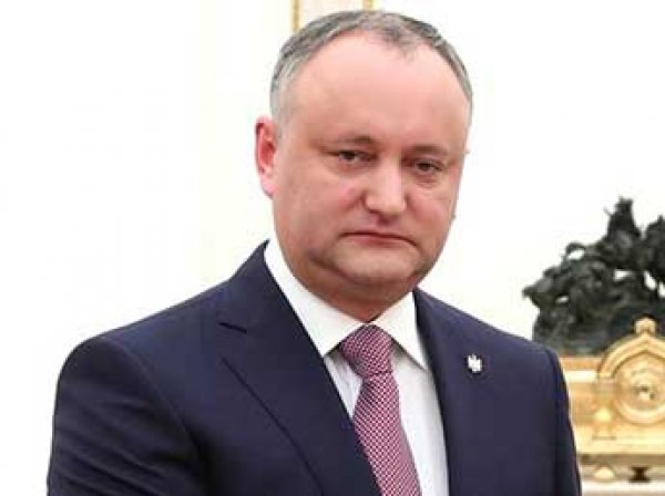 "Что, совсем страх потеряли?": президент Молдавии вызывает правительство на "жесткую битву" после высылки дипломатов РФ